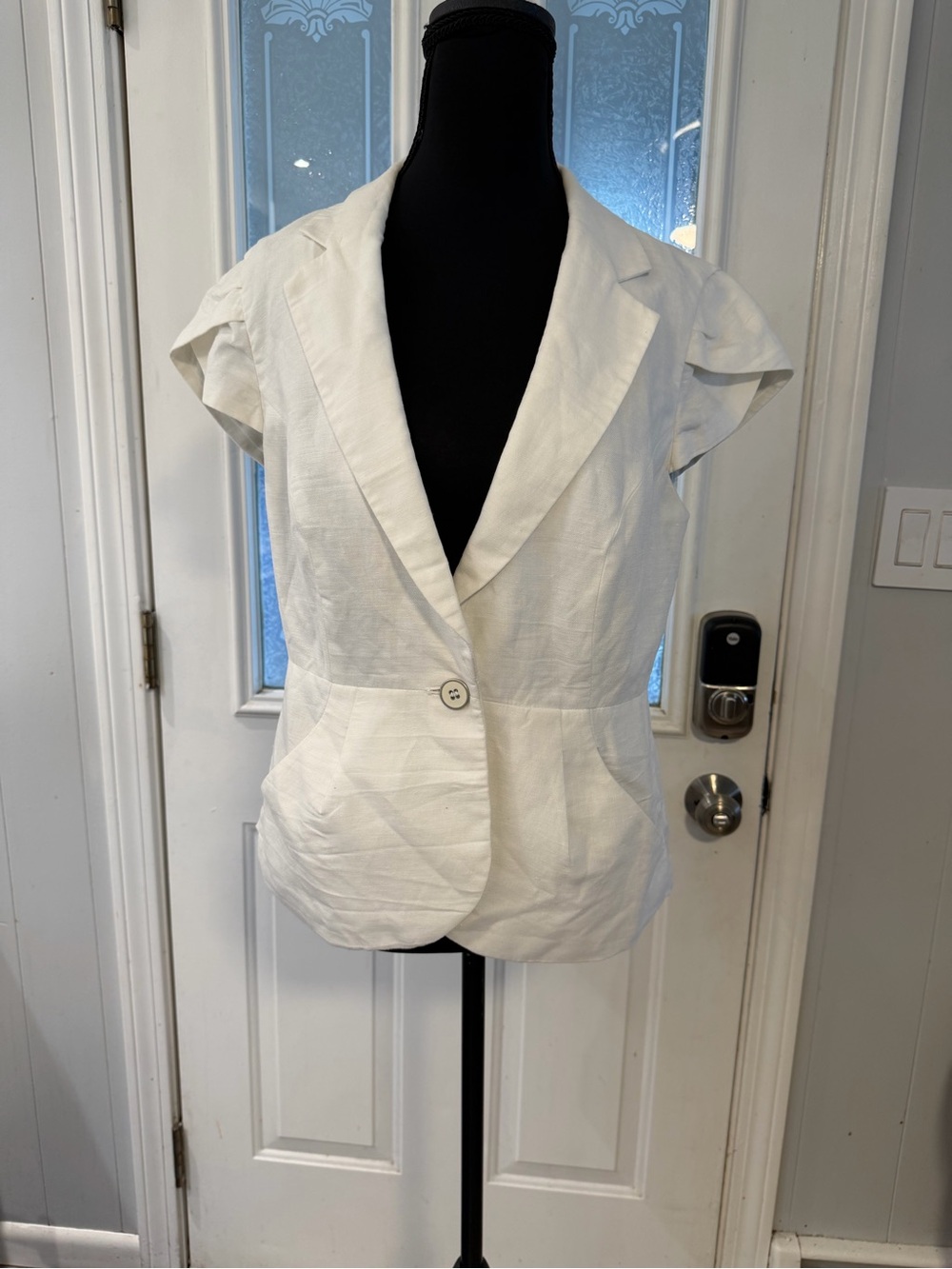 The Limited White Short-Sleeve Single-Button Blazer